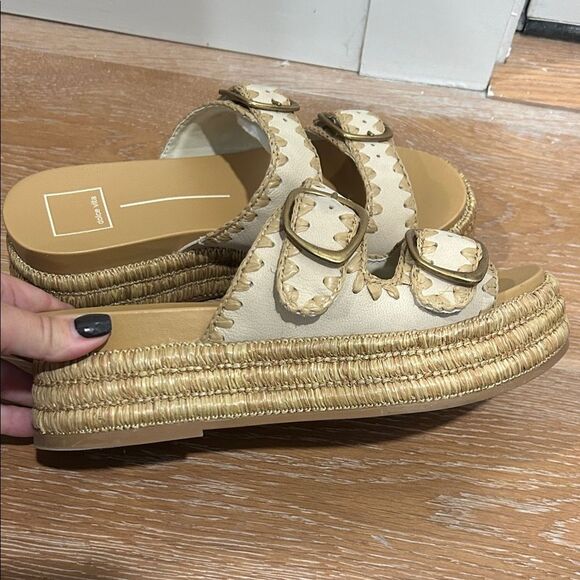 Dolce Vita Tan and Cream Buckle Platform Sandals, Size 7.5 - Picture 5 of 9